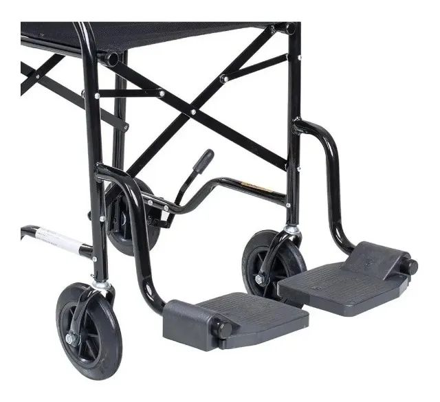 cadeira de rodas cds econômica preto dobravel com freio suporta ate 80kg - Foto 3