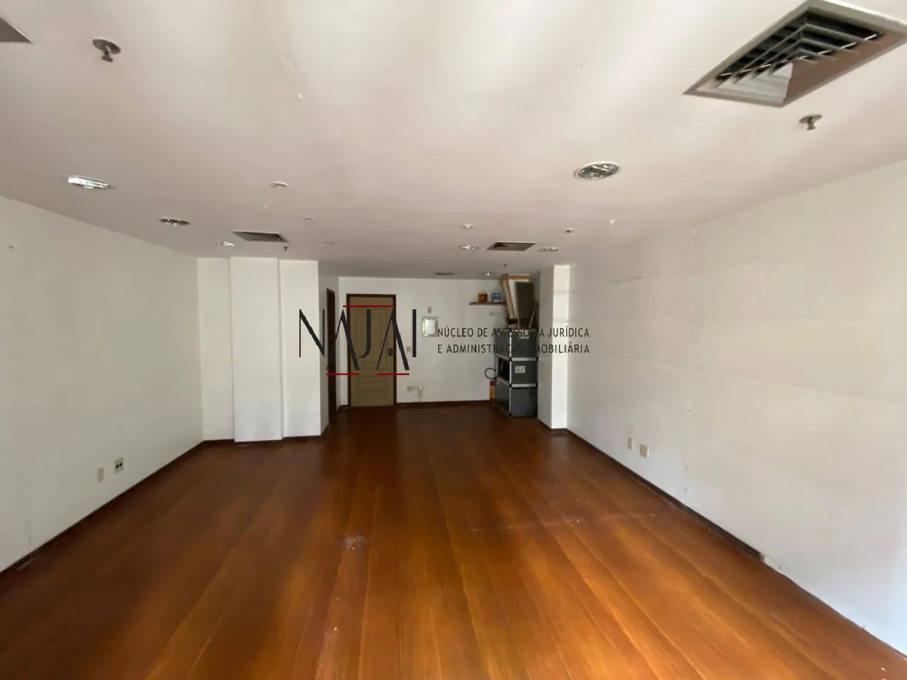 Excelente sala comercial com 39m no coração da Cinelândia. - Foto 2