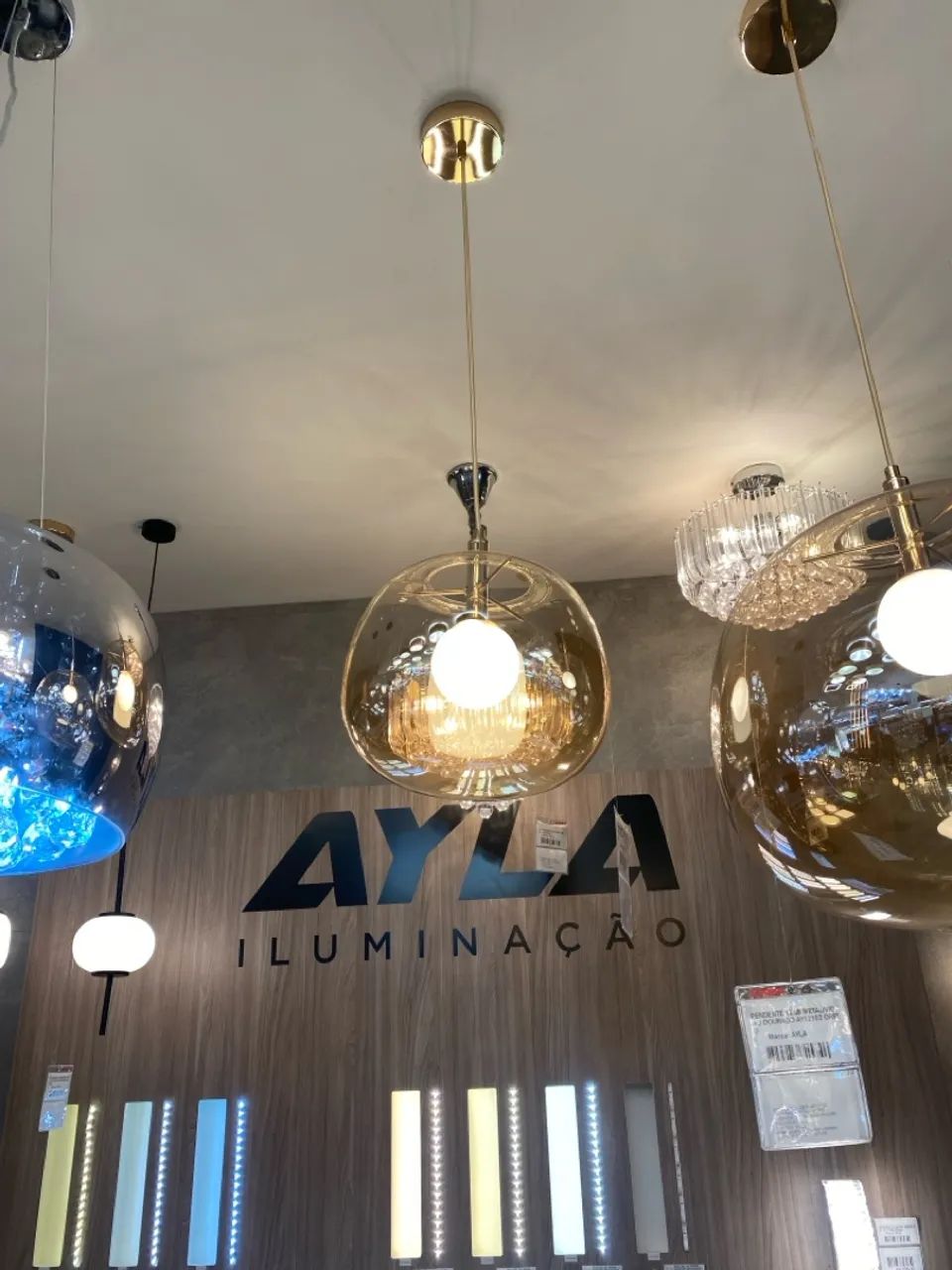 Pendente de Cristal Ayla Metal/Vidro Dourado de 1.000 por 900,00