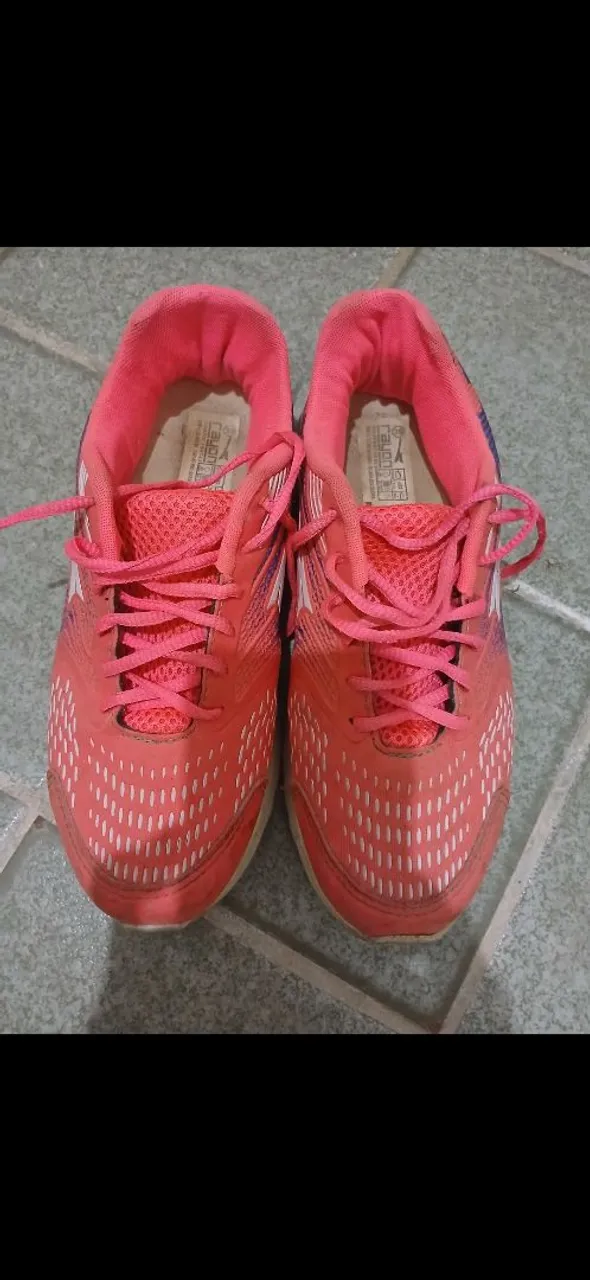 Tênis esportivo rosa