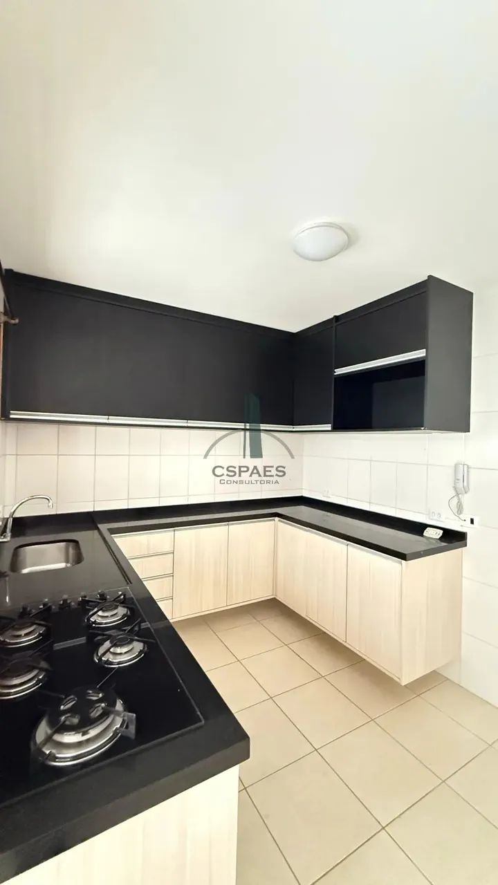Cond. Coqueiros, casa com planejados na cozinha, cooktop e forno, dormitório com guarda-ro - Foto 4