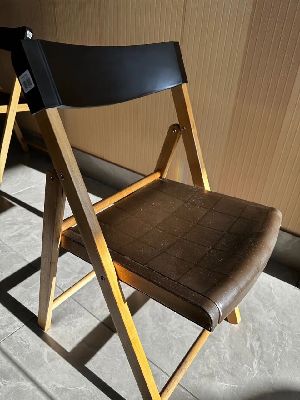 Conjunto Mesa e Cadeiras Dobráveis - Foto 2