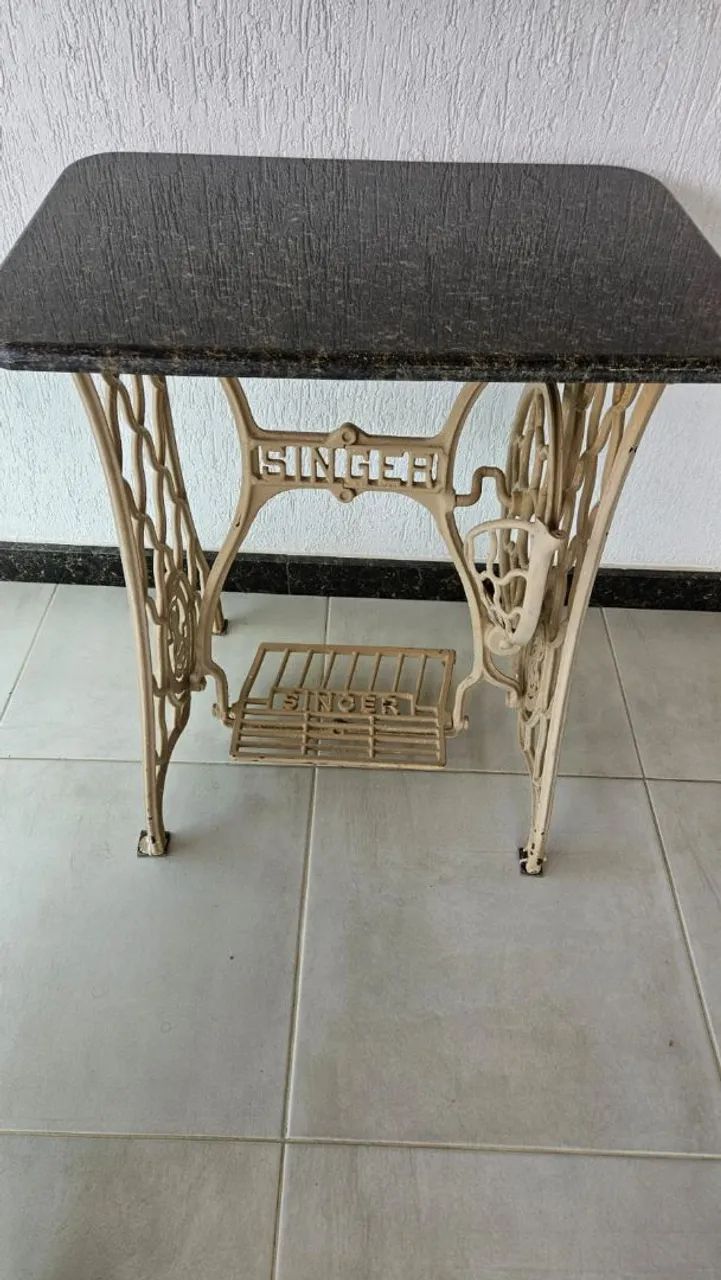 Pé de máquina Singer