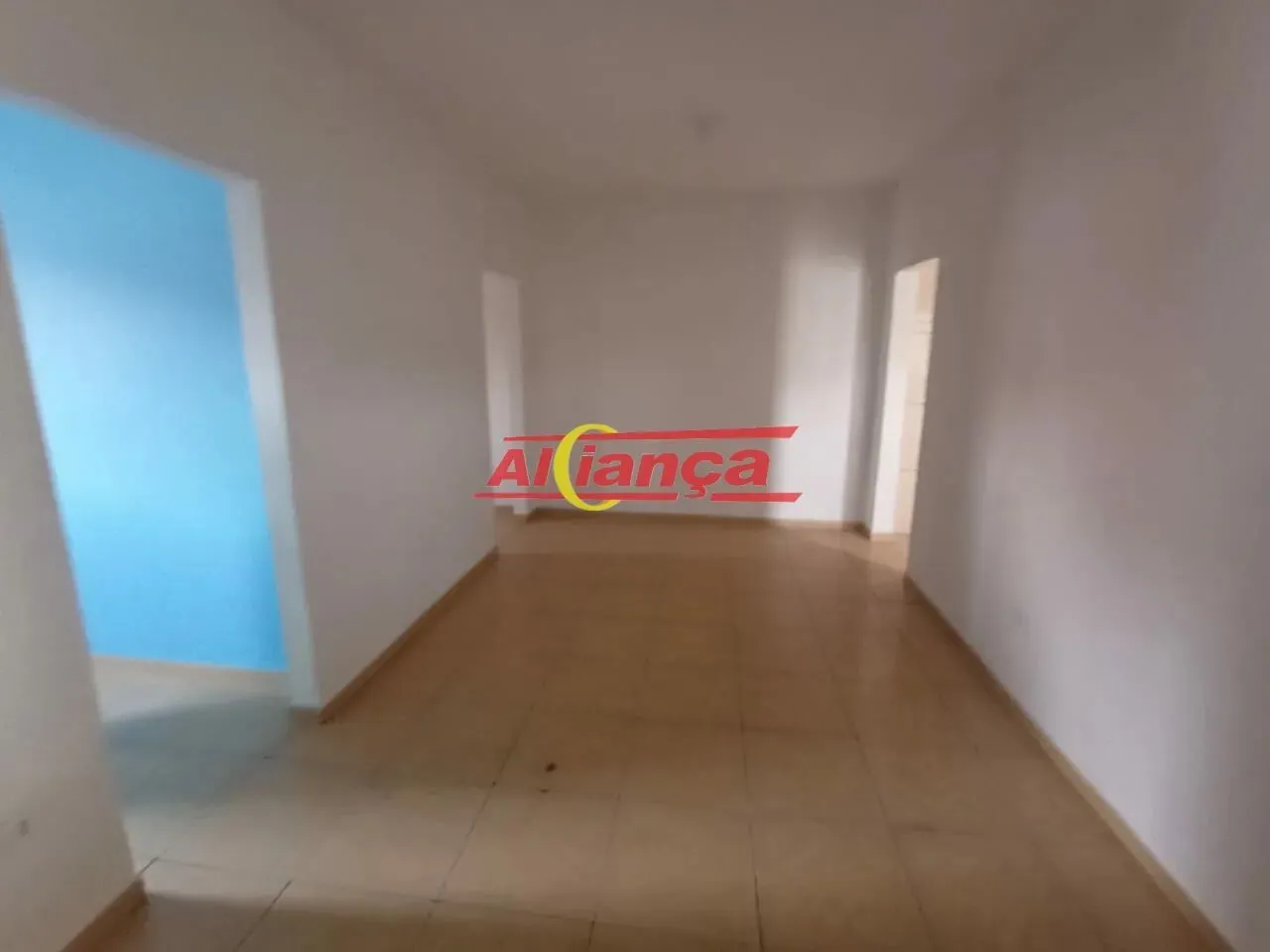 Sobrado com 2 quartos para alugar, 1 banheiro, sala, cozinha- 45m² - Vila Flórida- Guarulh
