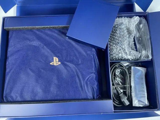 Playstation 4 Pro 500 million Limited Edition - Foto 2