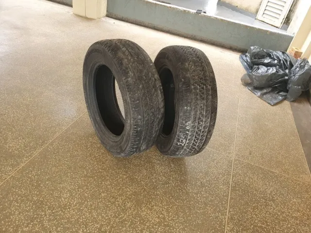 pneus de caminhonetes
