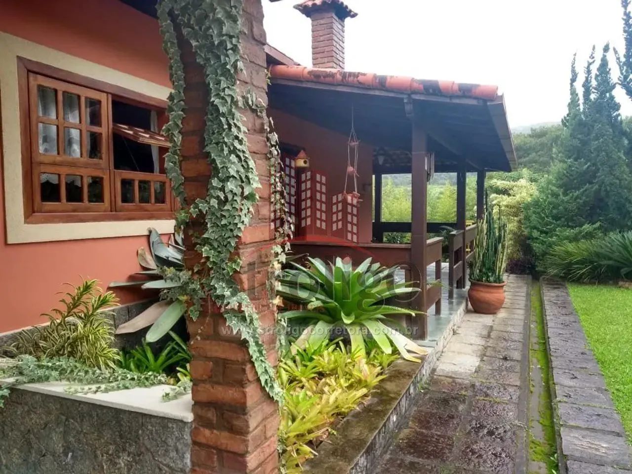 C494 Casa com estilo único, terreno medindo 7.250 m², a 8 km do Centro, Nova Friburgo-RJ - Foto 3