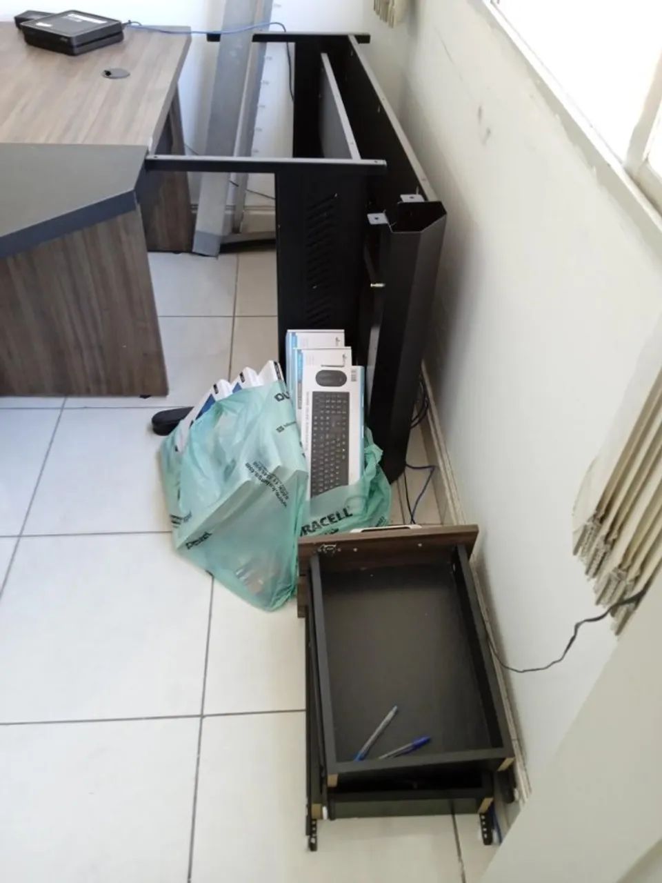 Balcão de recepção em MDF Preto 120 cm x 160 cm x 140 cm - Foto 4