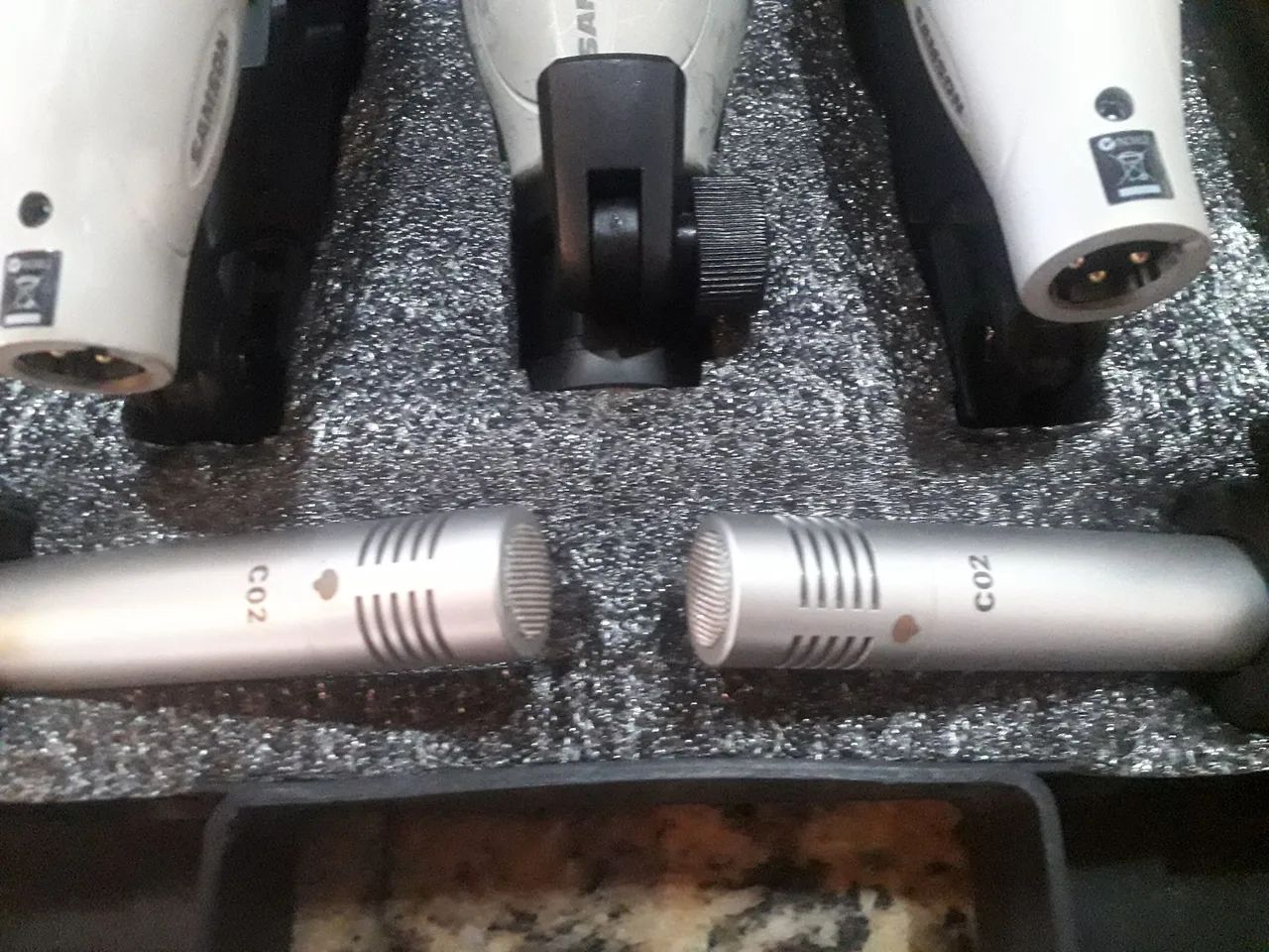 Selling Samson Microphone Kit for Drums64617878634498123