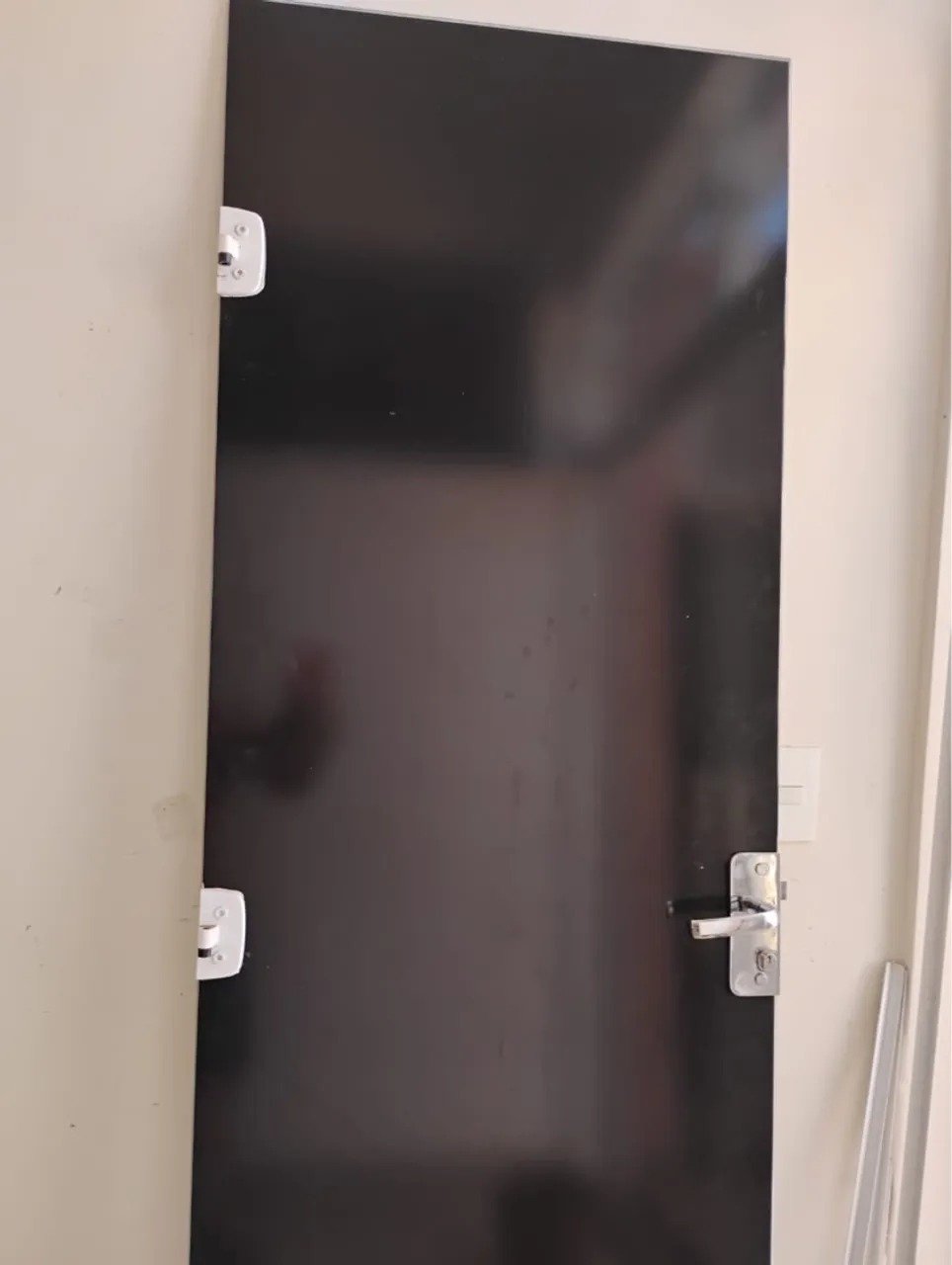 PORTA DE VIDRO COM FECHADURA