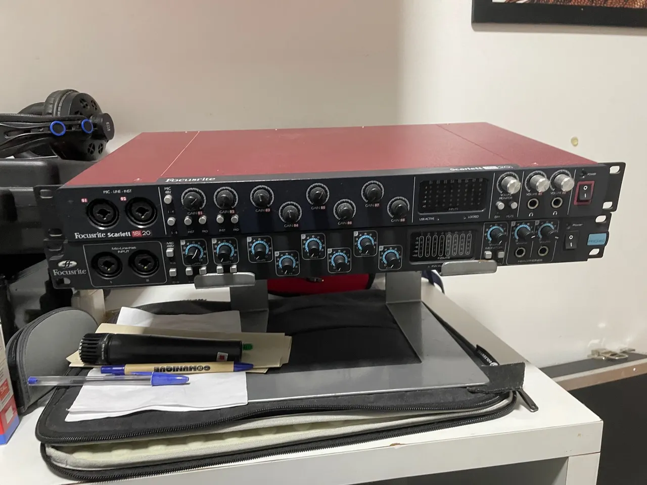 Par de interfaces de áudio Focusrite