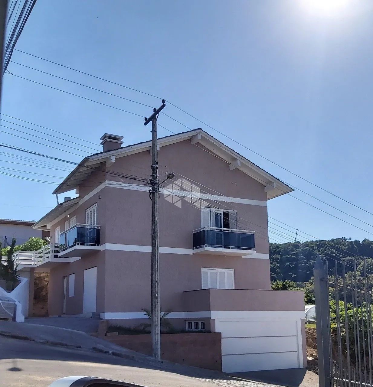 Casa com 3 Dormitórios e sala comercial - Foto 3