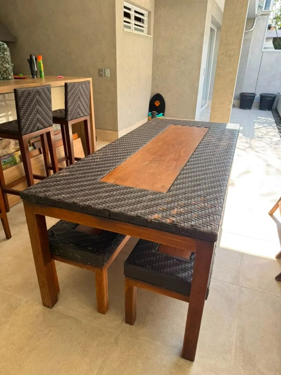 Conjunto area Externa - sofa, mesa, cadeiras, banquetas - Foto 2