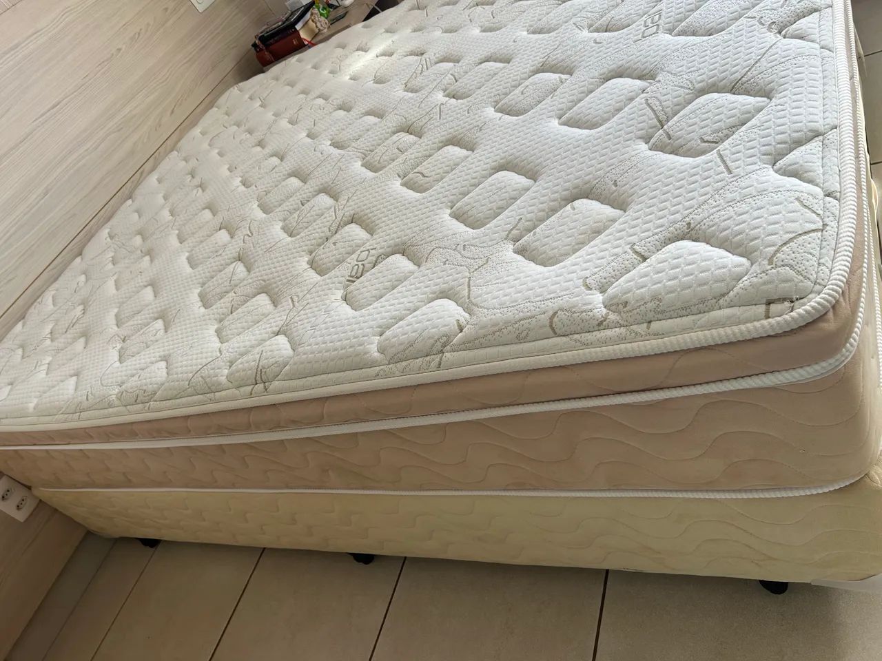 Cama queen colchão mola - Foto 4