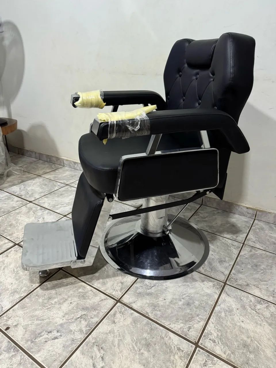 Cadeira tipo poltrona parara barbearia  - Foto 2