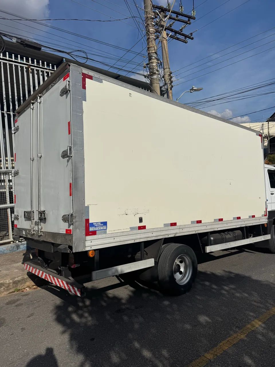 Baú refrigerado chega - 5 graus