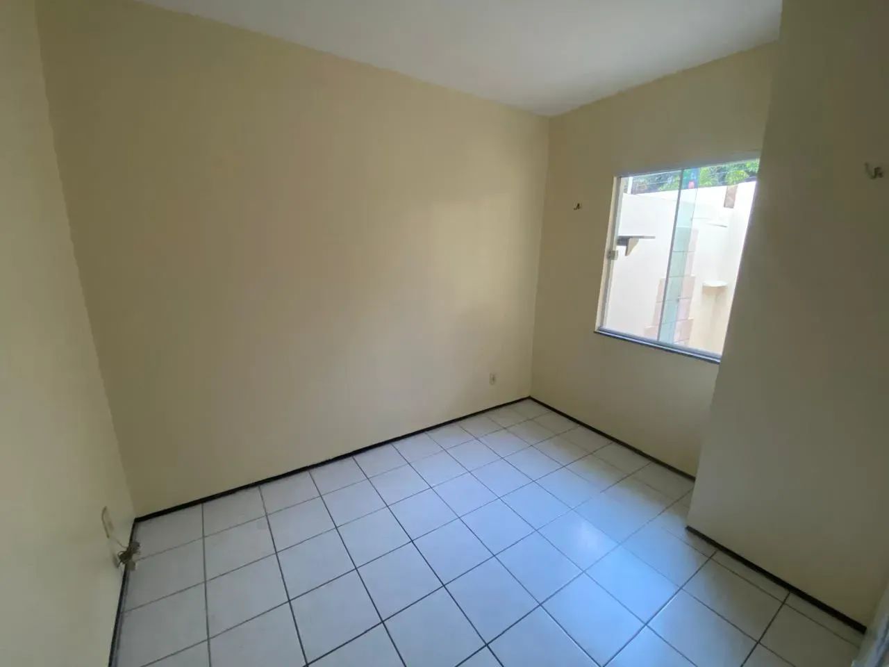 Casa Plana em Condomínio com 3 Quartos na Região da Maraponga - Foto 5