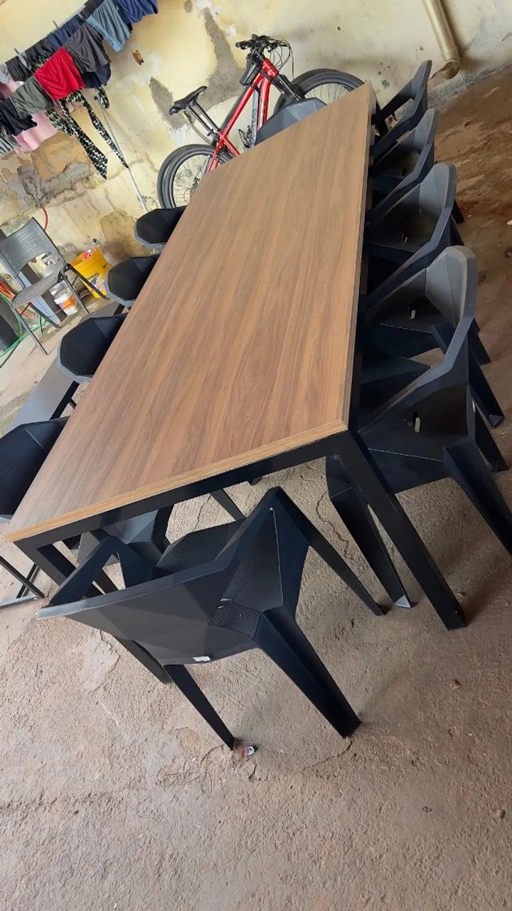 Mesa estilo industrial 2,75m com 10 cadeiras