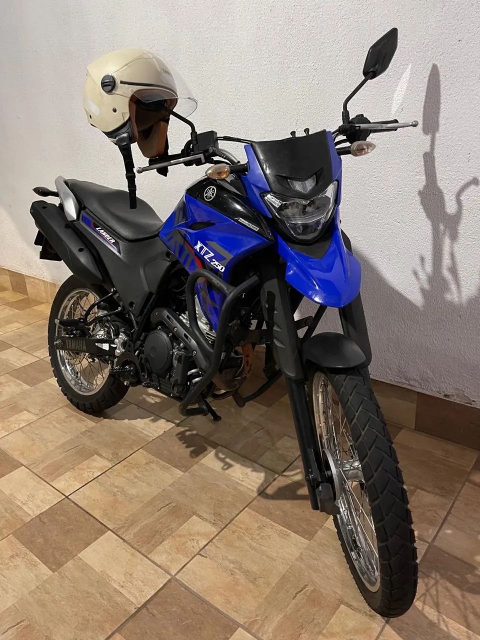 LANDER 250