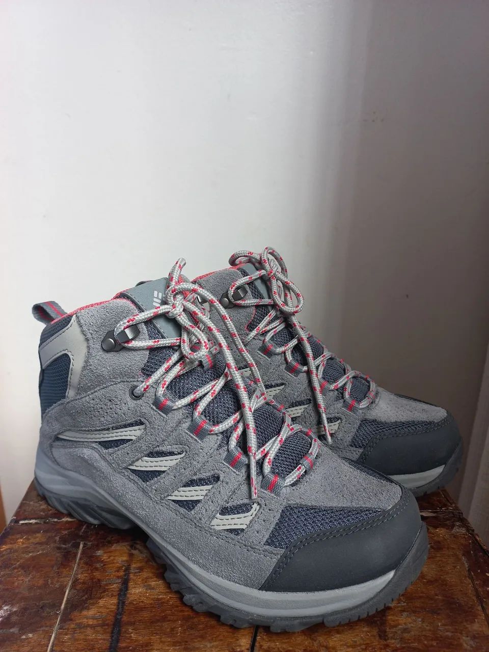 Bota Columbia Feminina Crestwood Mid Waterproof NOVA tam. 36 - Foto 2