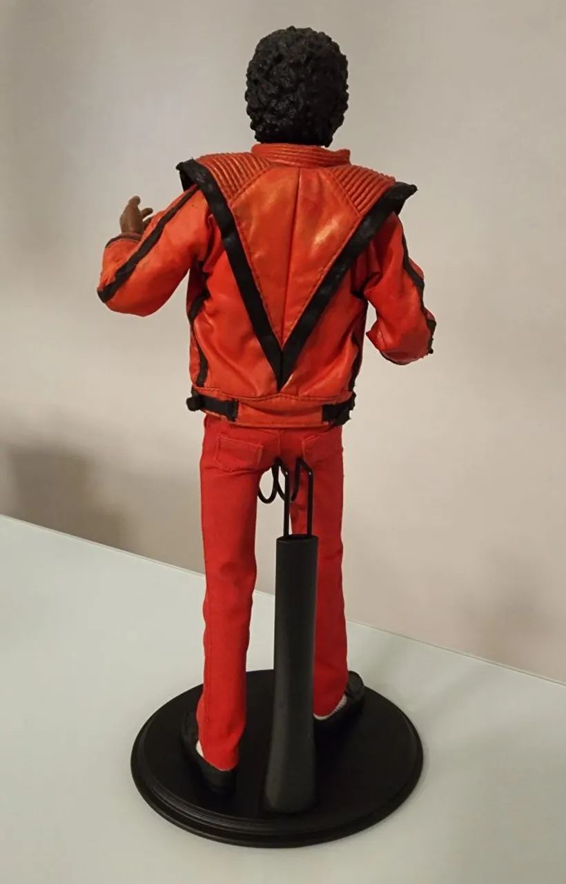 その他 Hot Toys Michael Jackson Thriller 1/6 Michael Jackson 1/6 Hot Toys Thriller - Hobbies e coleções - Boa
