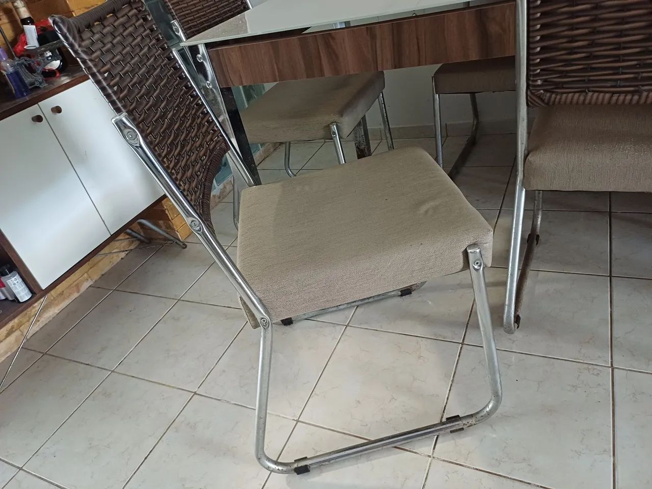 Mesa com 6 cadeiras - Foto 4