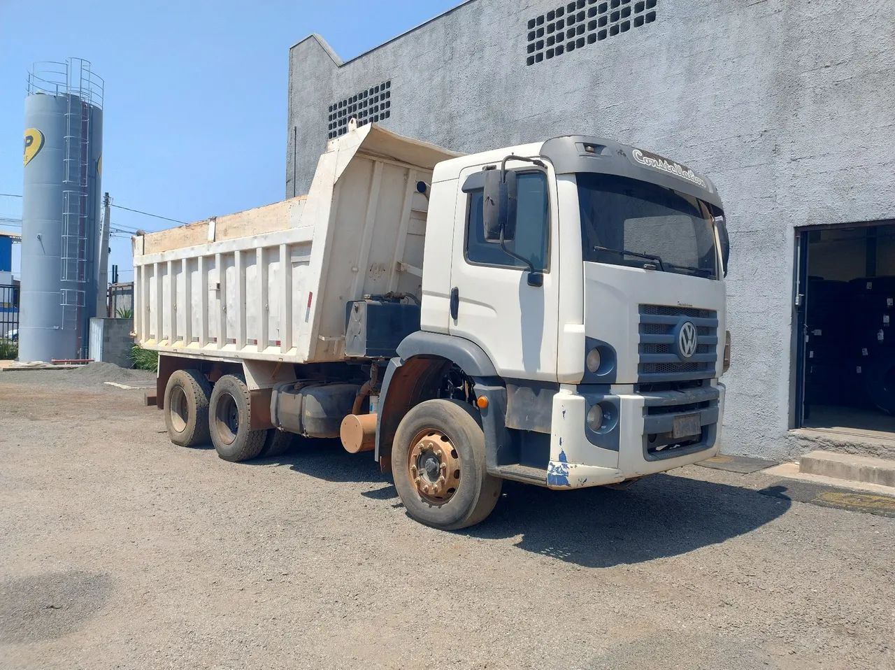 VW 26260 basculante  - Foto 4