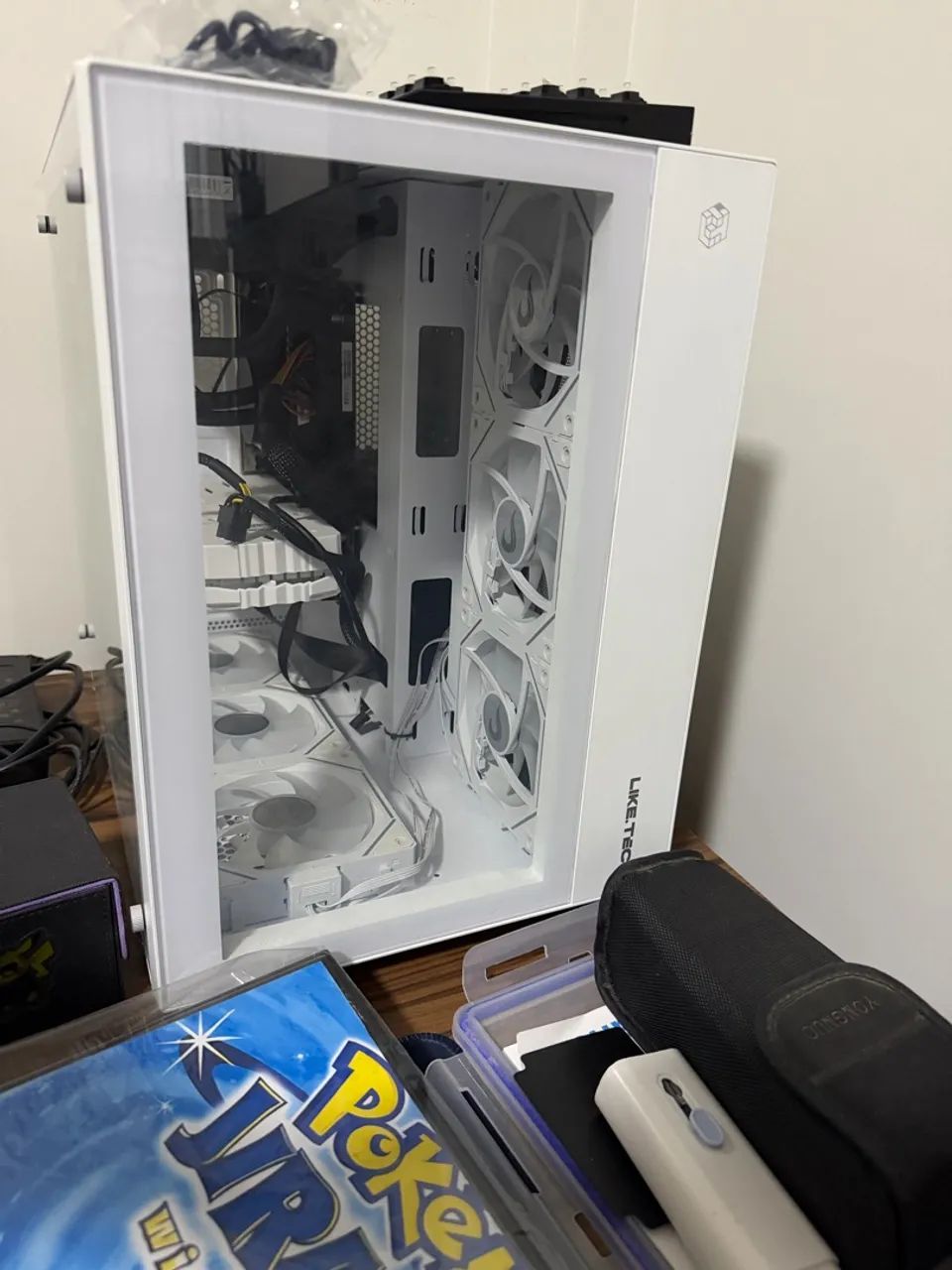 Gabinete Gamer com Ventoinhas e placa de video