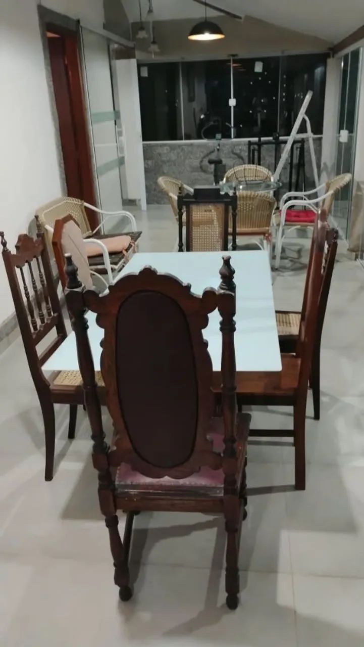 Mesa com cadeiras