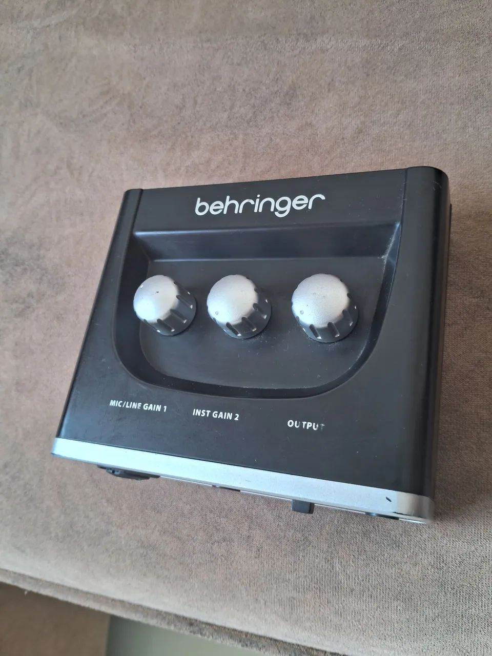 Behringer U-Phoria UM2  - Foto 2