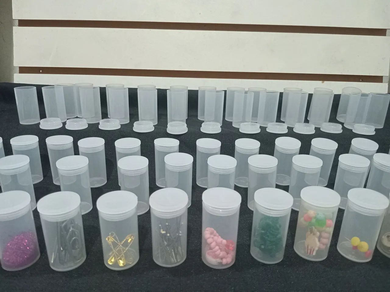 500 Potes j23 com 23ml pra diversos pequenos objetos  pra comércio 