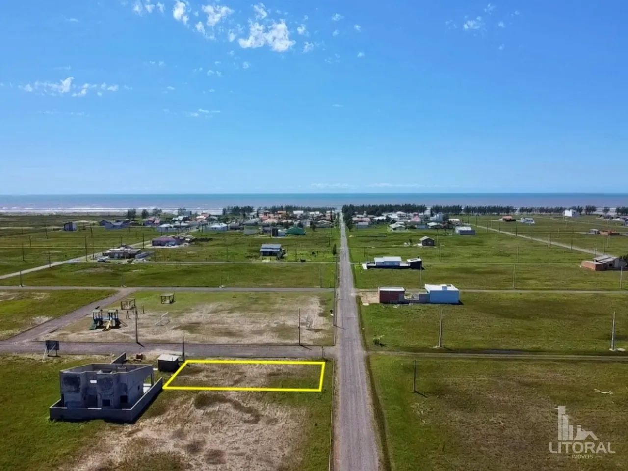 Terreno de esquina no areias claras
