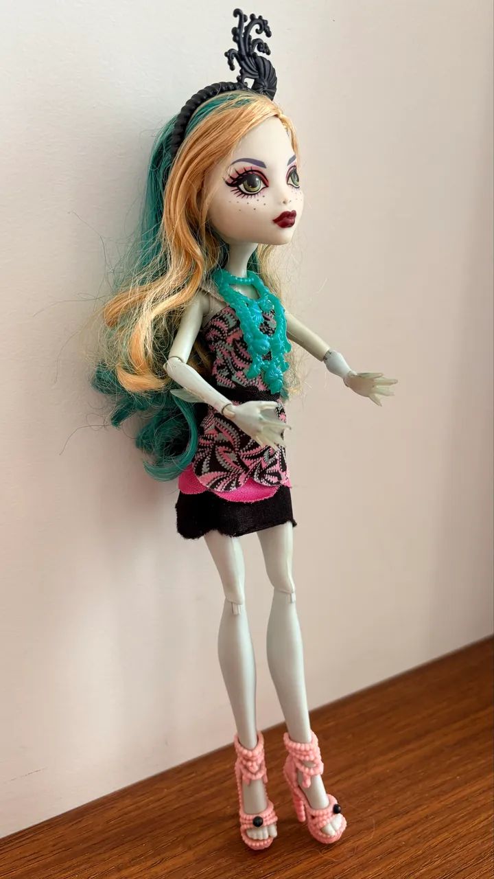 Boneca Monster High Lagoona Blue Frights Camera Action G1 - Foto 4