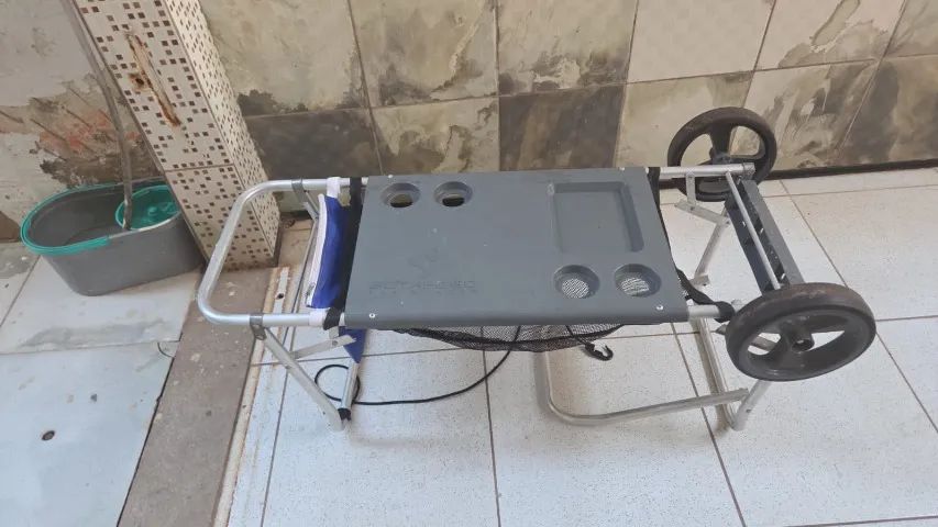 carrinho tipo mesa para transportar cooler pouco usado - Foto 2