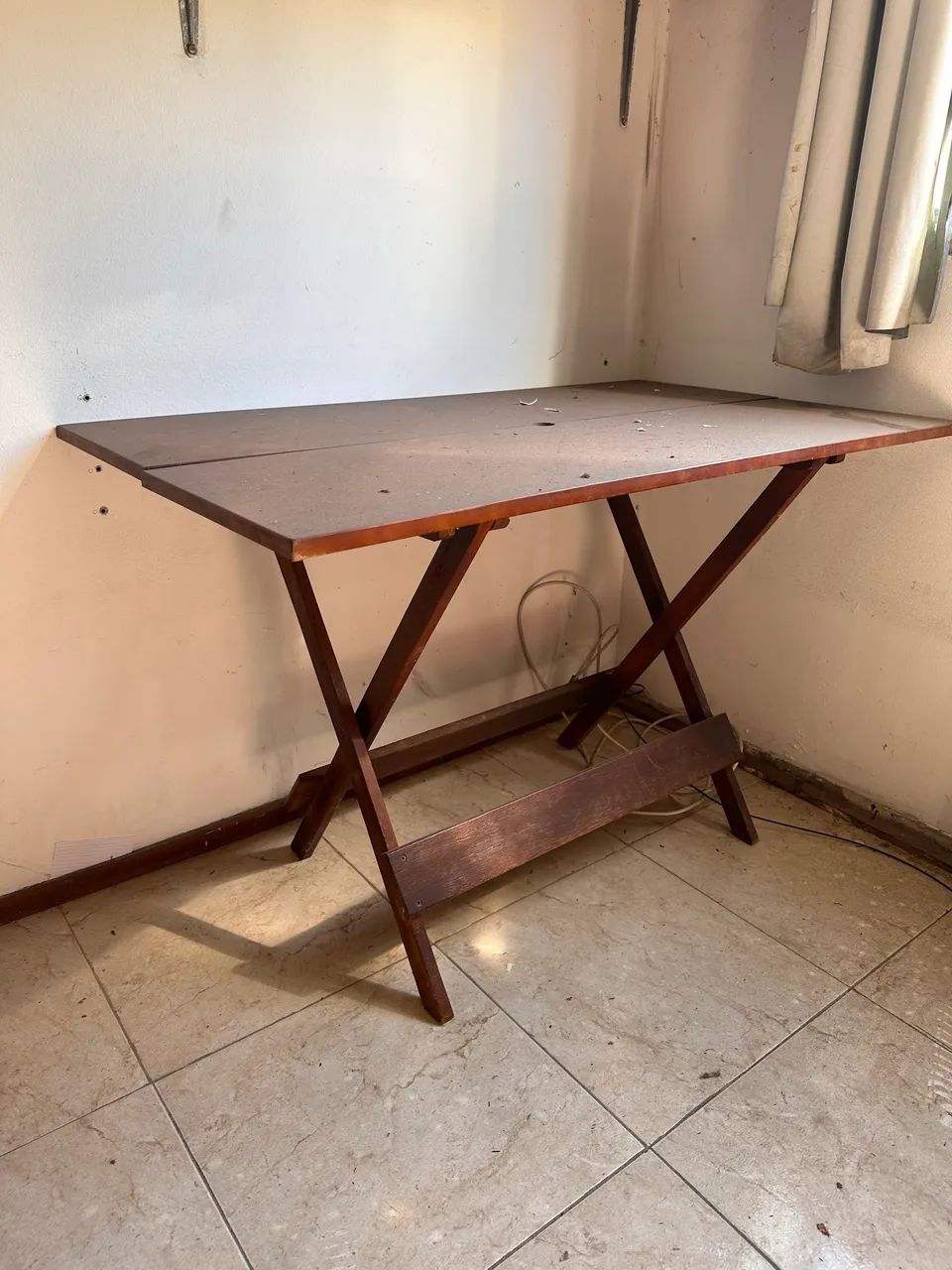 Mesa Dobrável de Madeira - Prática e Resistente65171911682179120