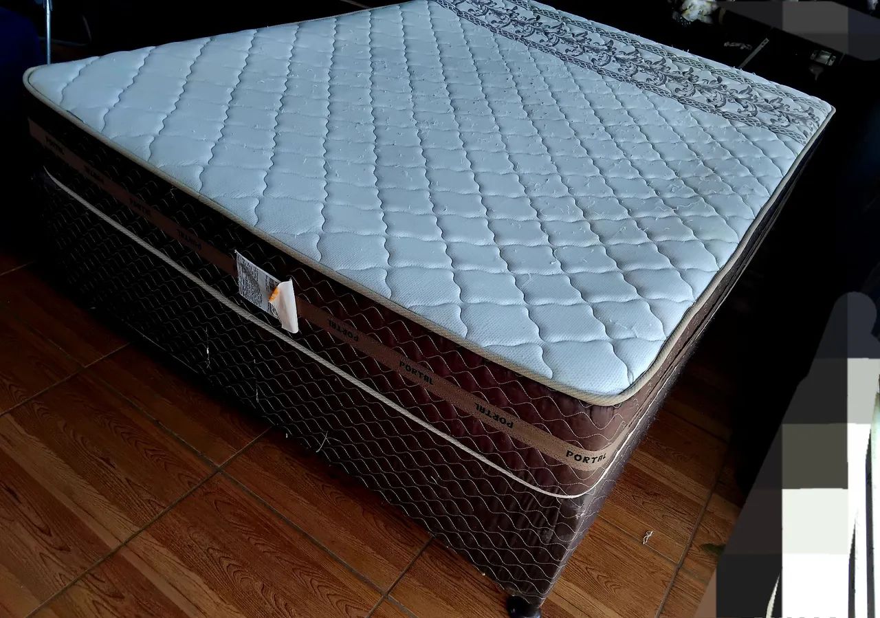 Cama box casal tamanho normal com colchão em mola usada  - Foto 3