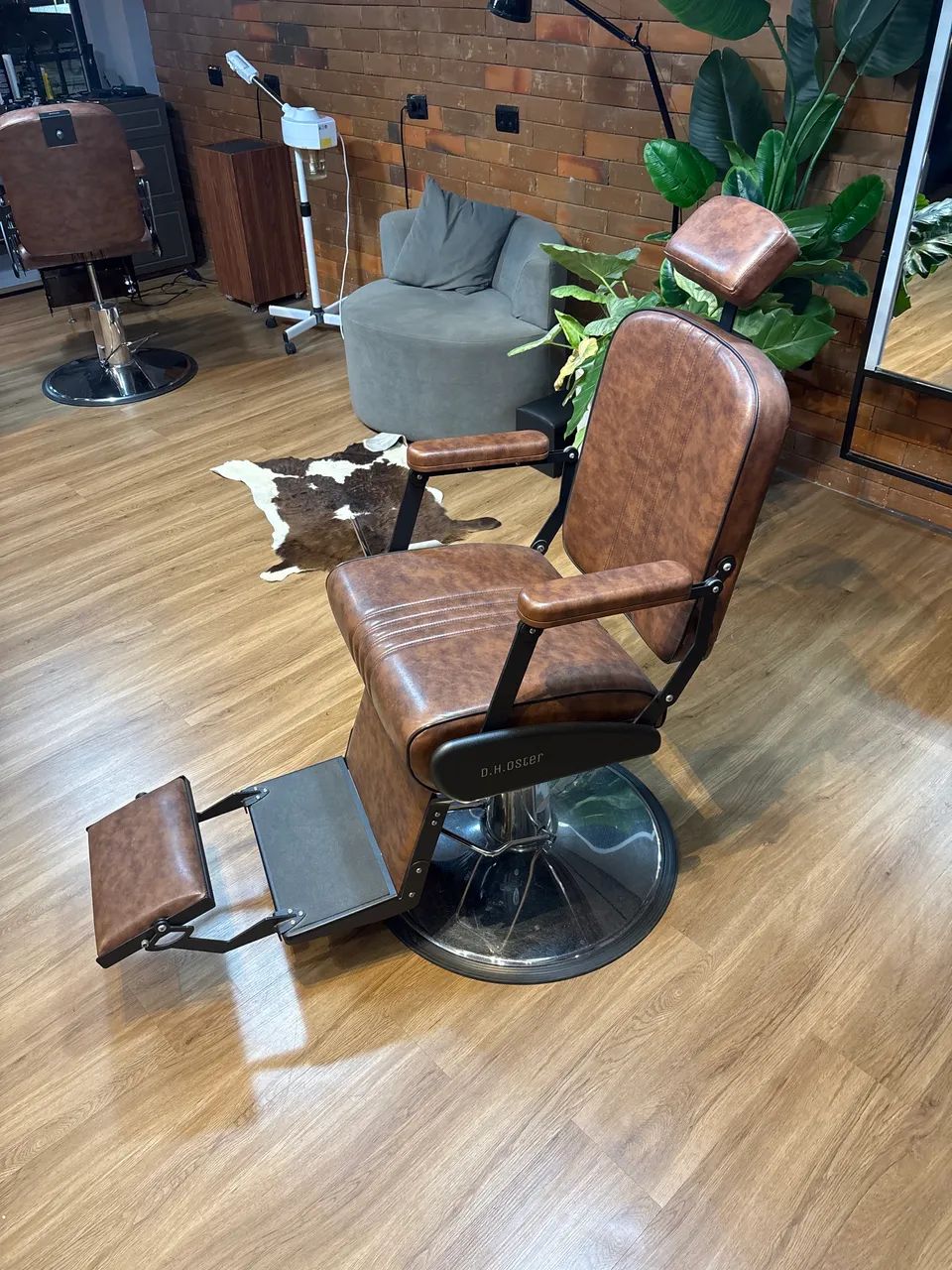 Cadeira de barbearia alto padrão 