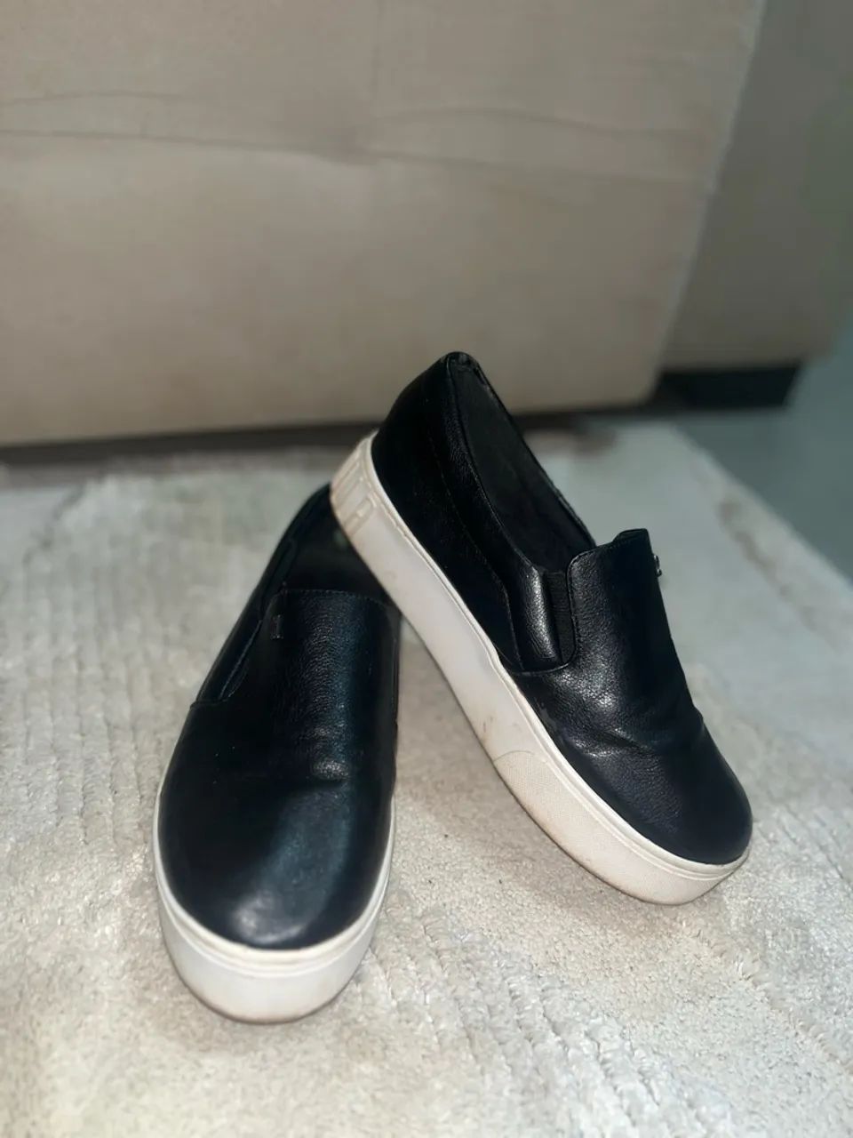 Slip on Santa Lolla preto couro plataforma n36