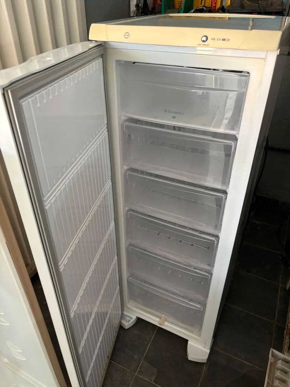 Freezer Vertical Electrolux  - Foto 3
