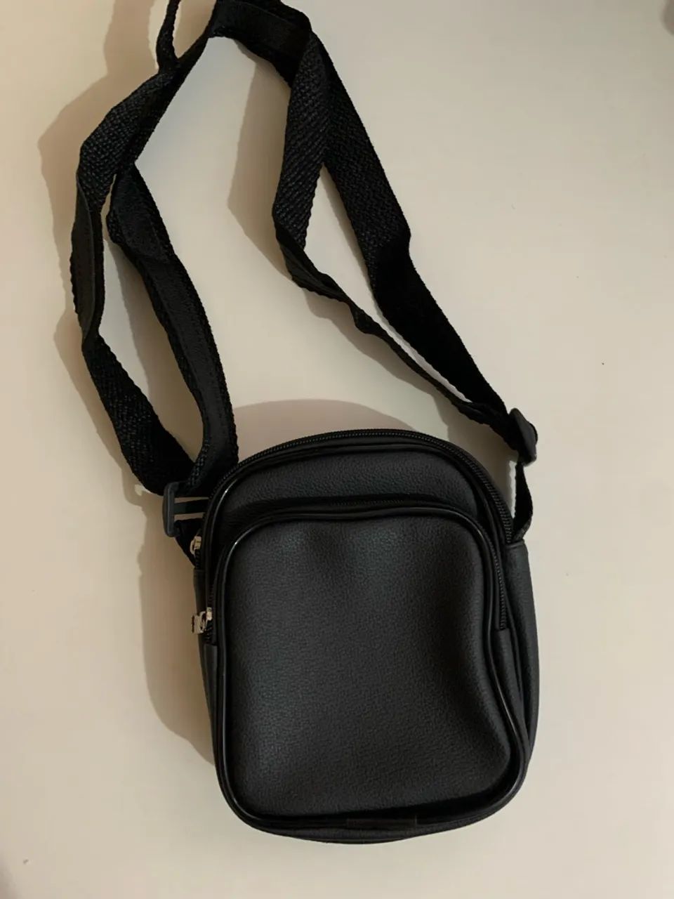 Shoulder bag preta (câmara de pneu)