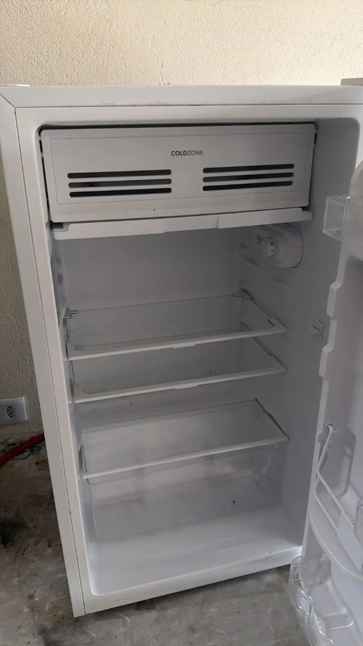 Frigobar Electrolux 90L Branco Efficient EM90 110V (Semi-novo) - Espaço Cold Zone - Foto 4