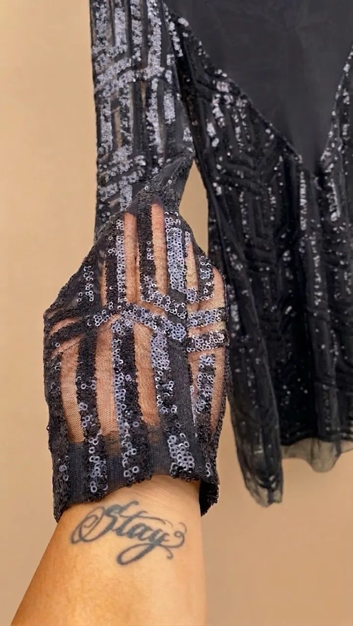 Vestido preto com brilho e transparência  - Foto 4