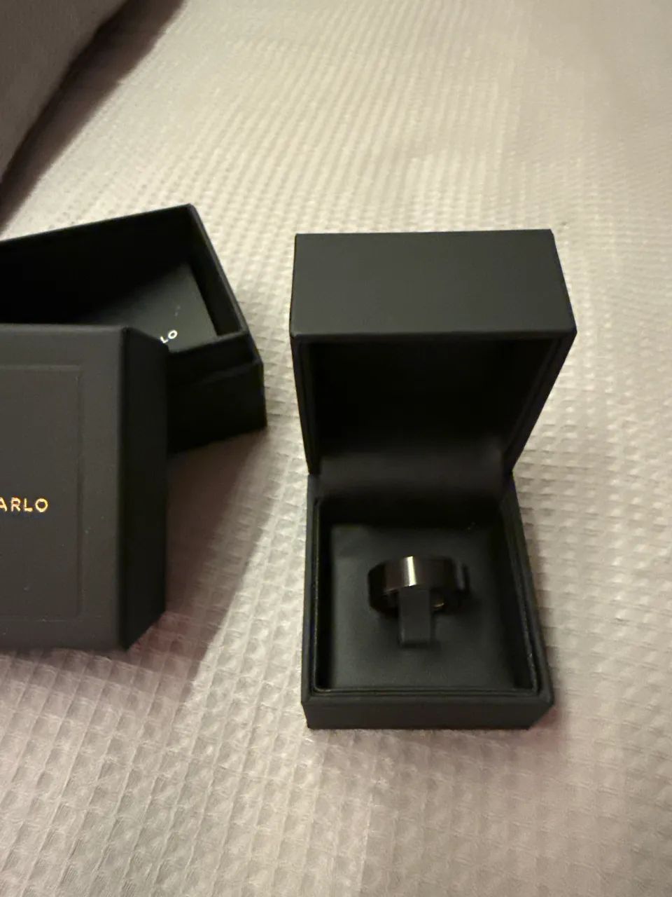 Anel Montecarlo Preto Aro 23