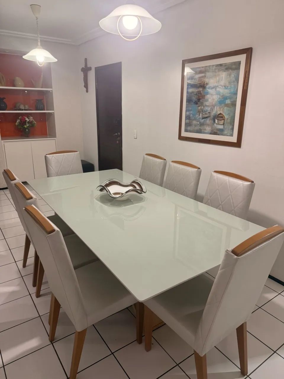 Mesa de jantar com 8 cadeiras 