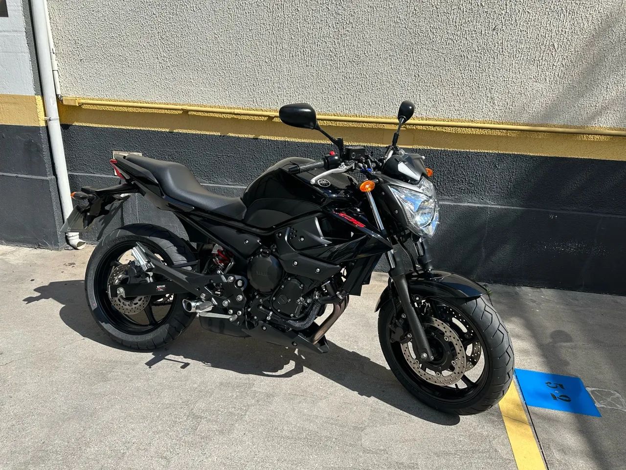 Yamaha XJ6 N 2011 40.000 km