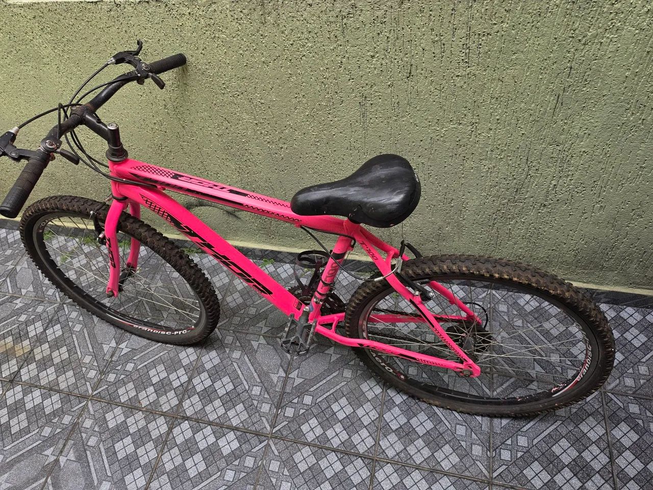 Bike aro 24. Ela é de alumínio  - Foto 3
