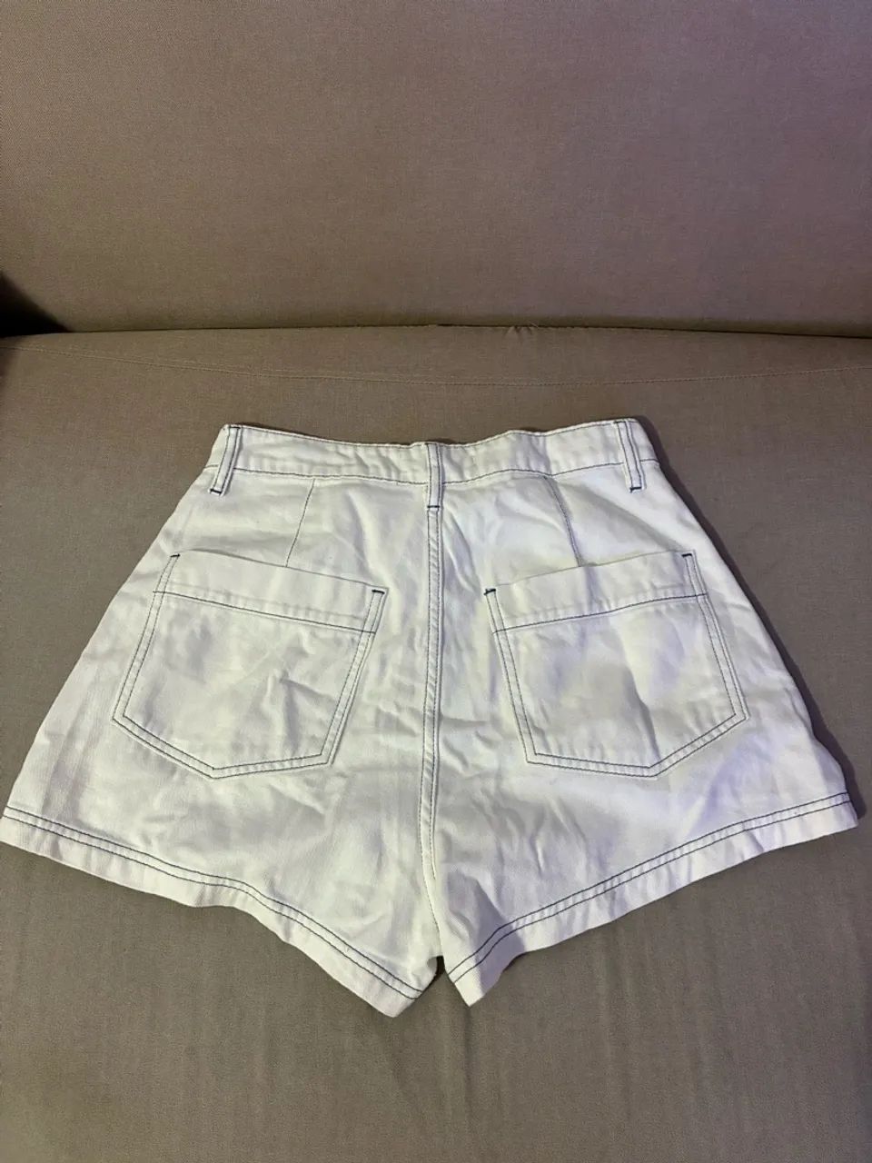 Short Jeans Branco da marca Dress To - Foto 2