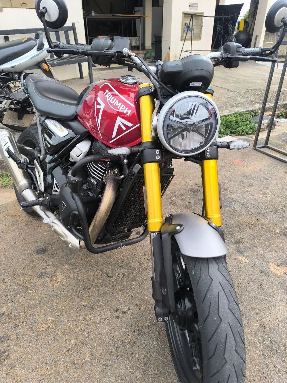 Vende se Speed 400 Triumph 