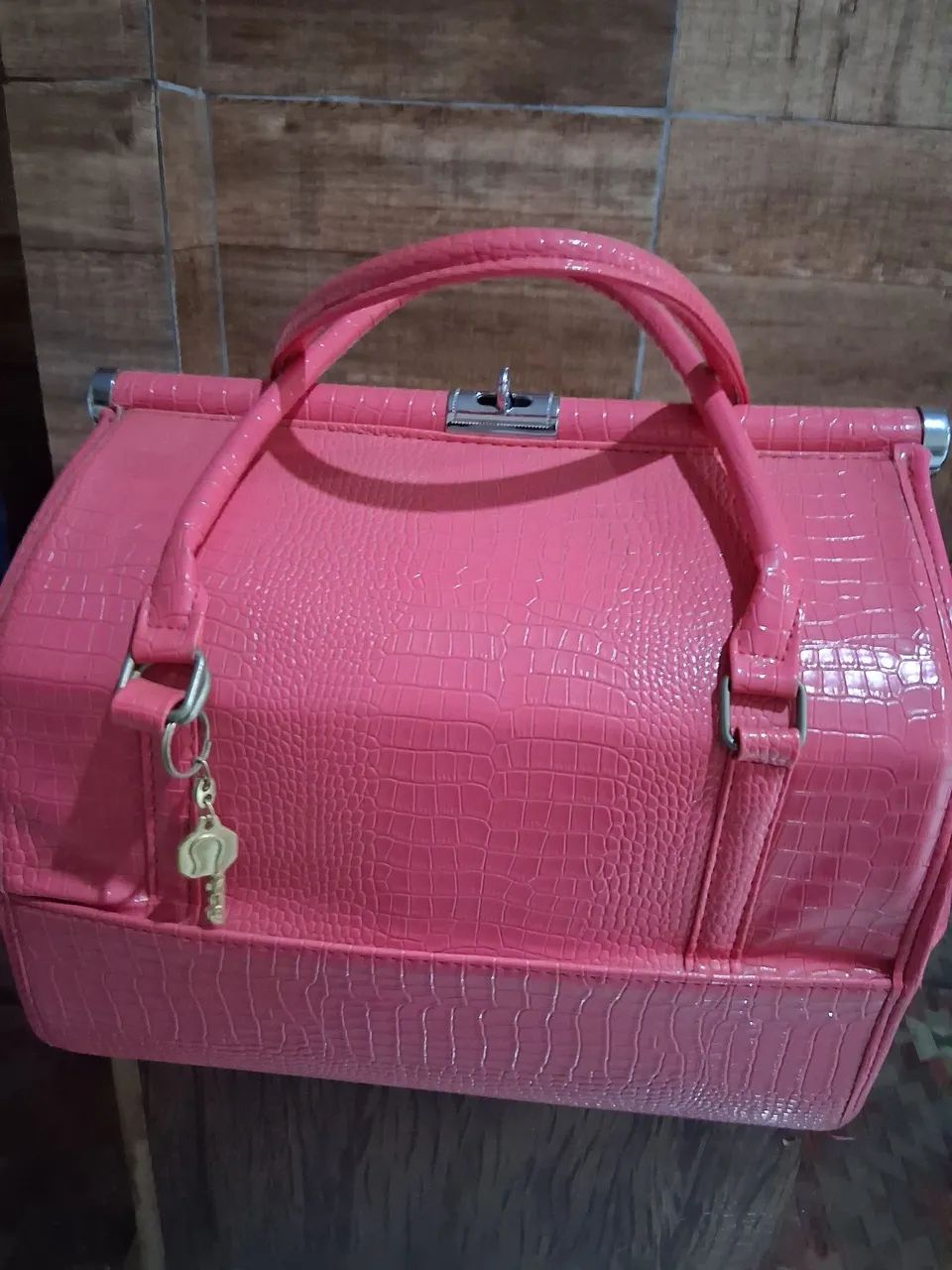 Maleta de Maquiagem Crocodilo Rosa