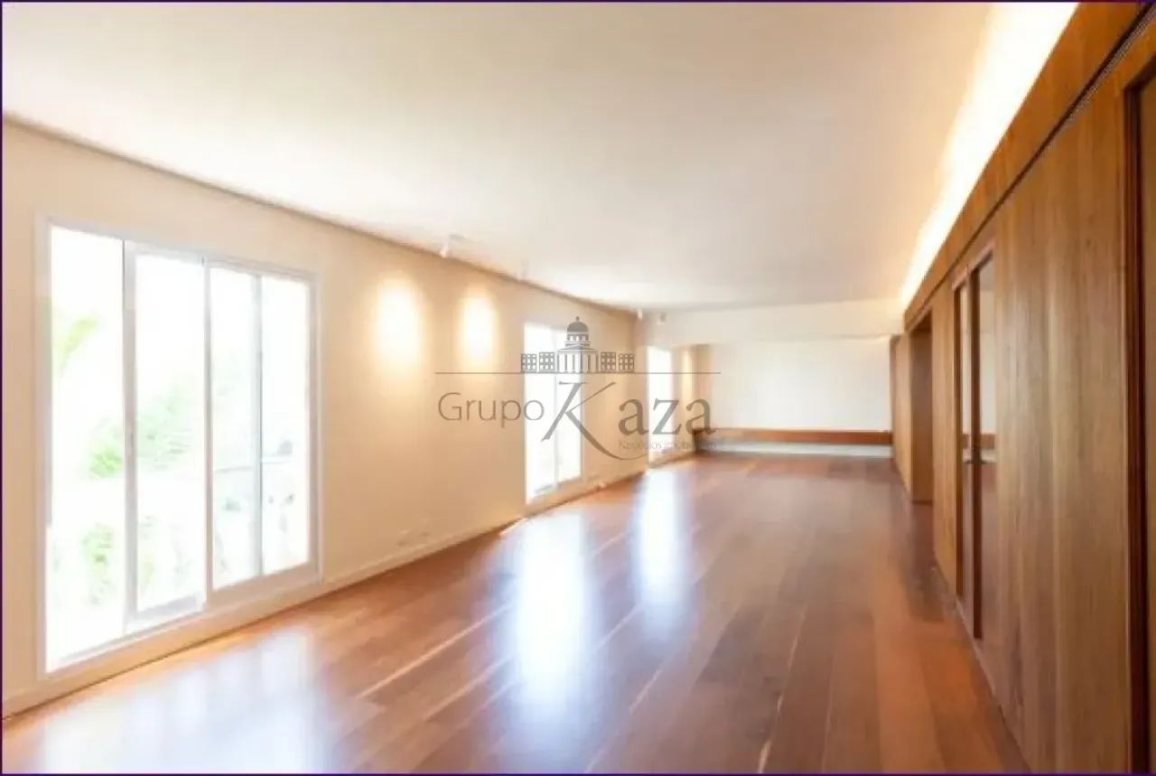 Apartamento - Itaim Bibi - 3 Dormitórios - 194m².
